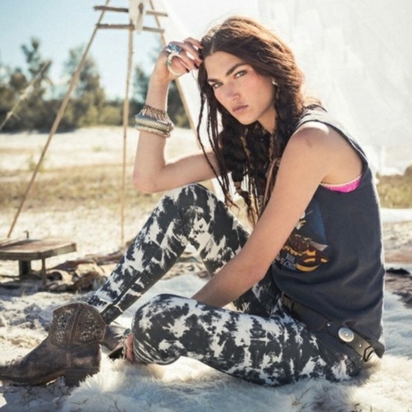 NWOT SIZE SWAP Spell Motley Crew Leggings for 10/12 - Picture 2 of 4